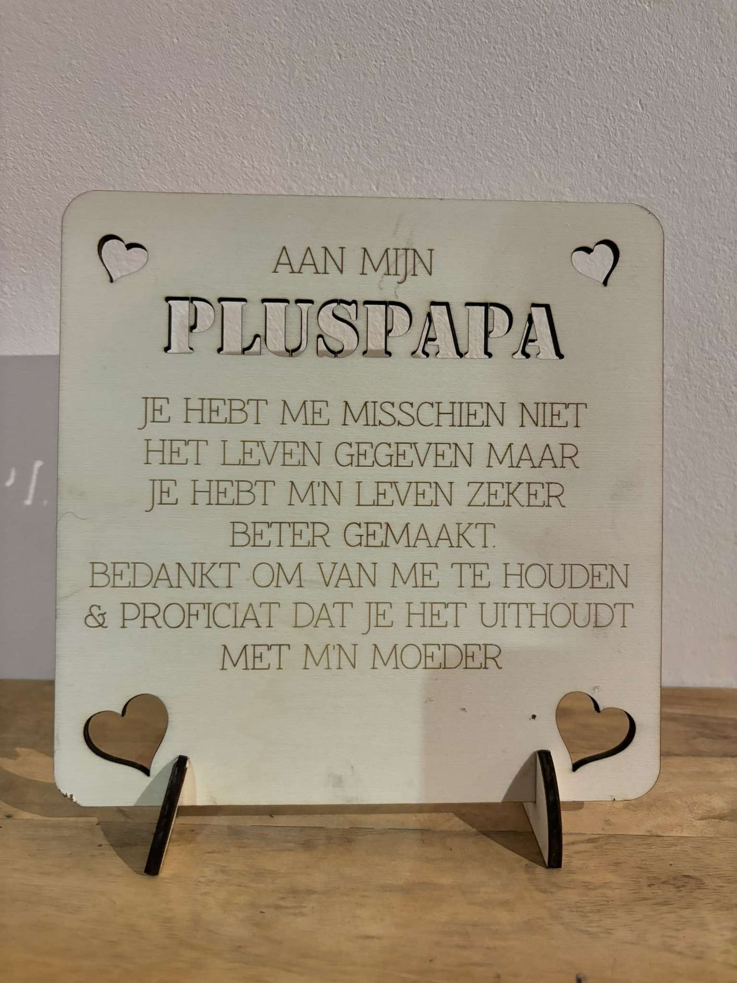 Houten Staander | Pluspapa - Wearable Wishes